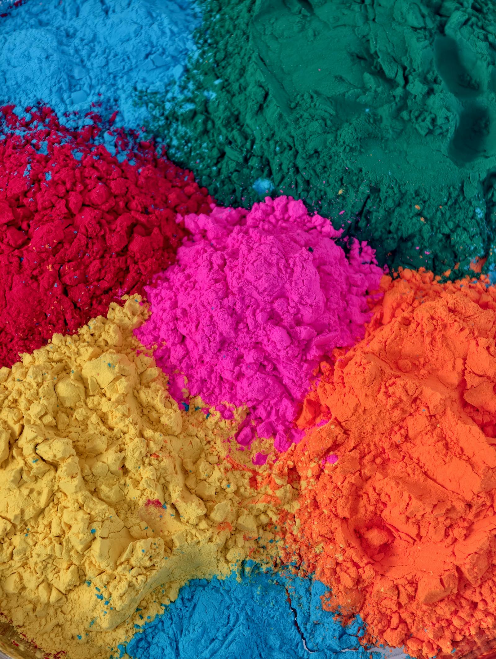 Vibrant range of dye and pigment colours